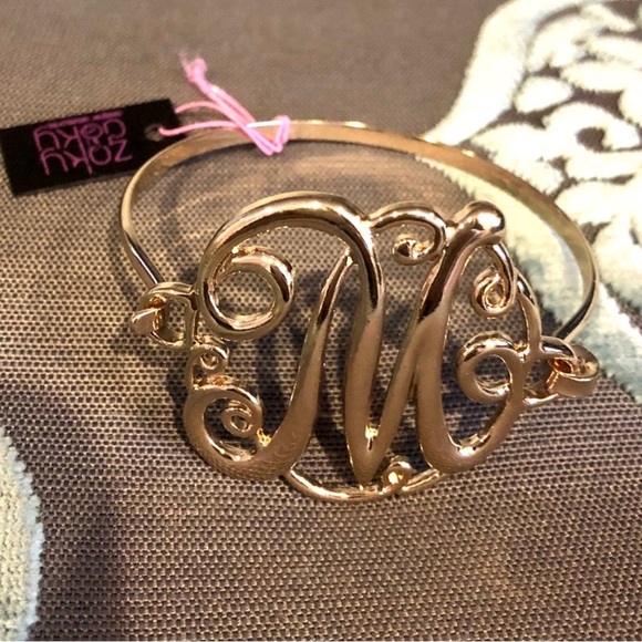 What letter do you need? Monogram Initial Bracelet in Gold or Silver-Boutique - Picture 7 of 12
